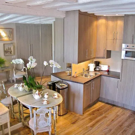 The Romantic Notre Dame Apartmán *