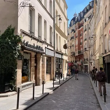 The Romantic Notre Dame Paříž