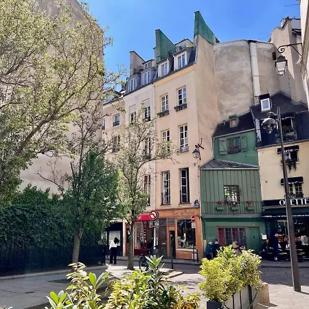 The Romantic Notre Dame Apartmán *