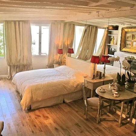 アパート The Romantic Notre Dame *