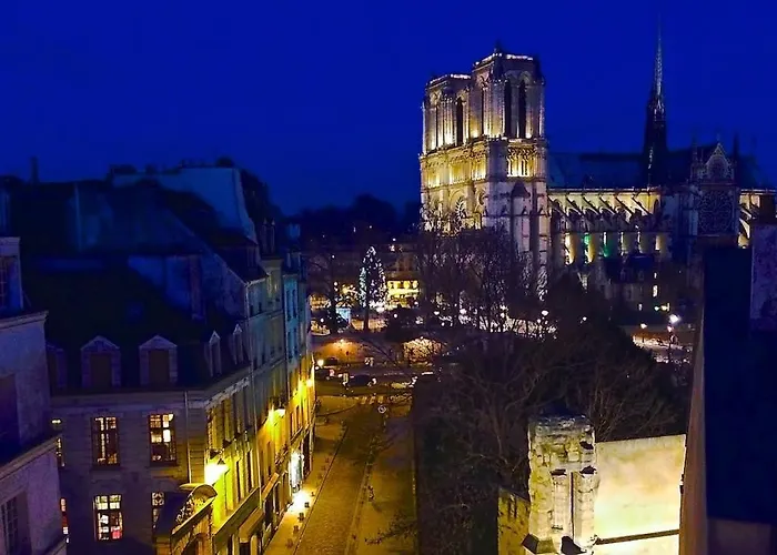 The Romantic Notre Dame Apartment Paris