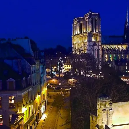 The Romantic Notre Dame Apartamento París